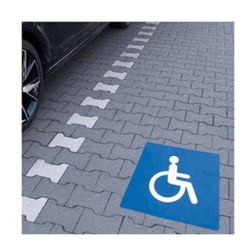 Behindertenparkplatzbodenschild Praxisbild